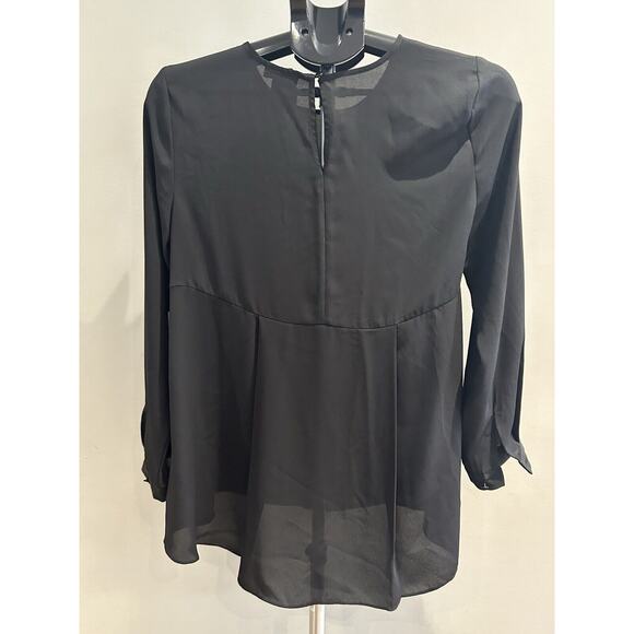 NWT Women's size XS Vince Camuto Black Blouse - Picture 2 of 5